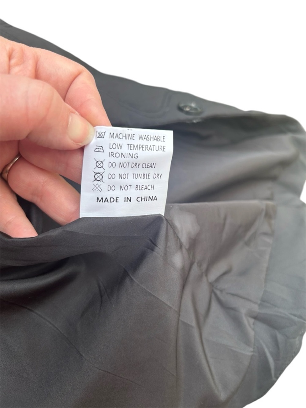 Women’s Black Quilted Jacket • Size Large • Lightweight Outerwear - Picture 6 of 6